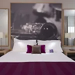 Mercure 19 Philharmonie La 4*