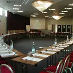 Hotel Mercure 19 Philharmonie La Parigi