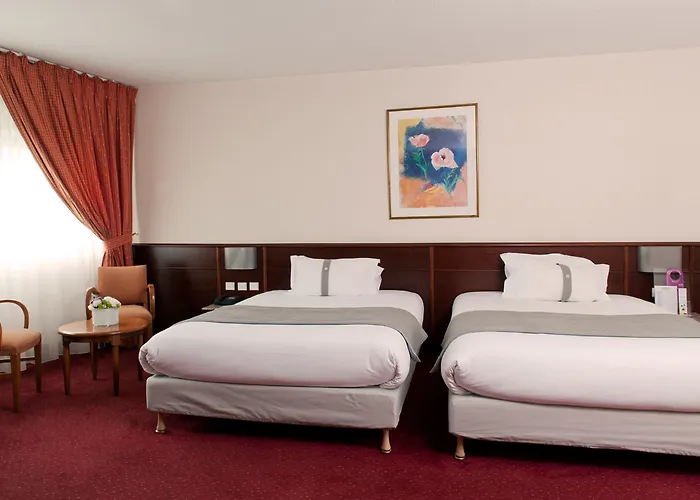 Hotel Mercure 19 Philharmonie La 4*