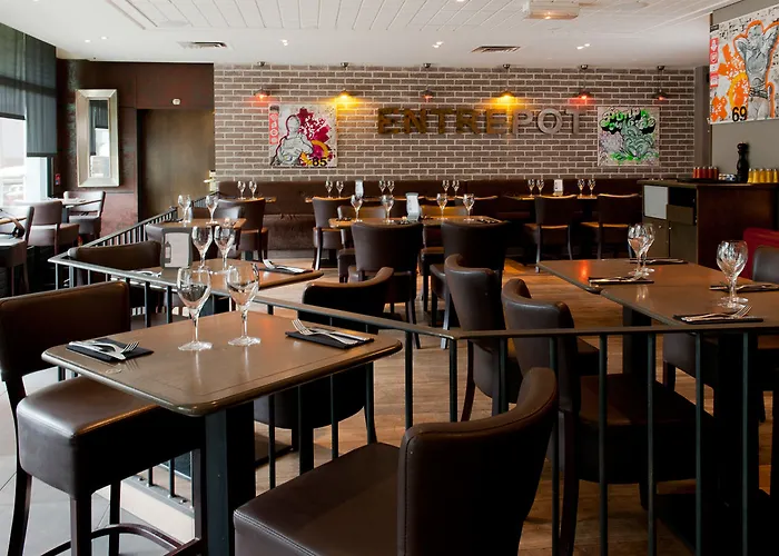 Hotel Mercure 19 Philharmonie La 4*