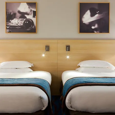 Hotel Mercure 19 Philharmonie La 4*