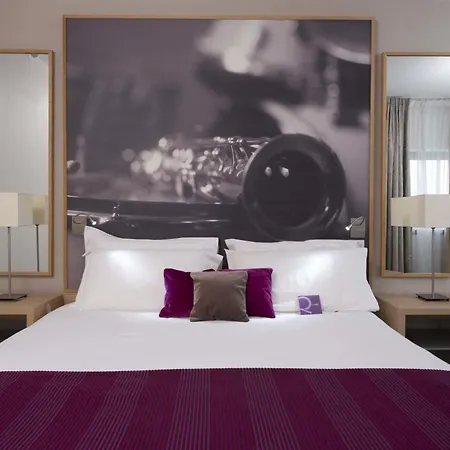 Mercure 19 Philharmonie La 4*