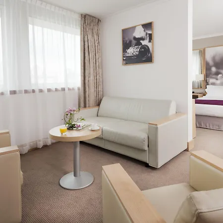 Mercure 19 Philharmonie La 4*