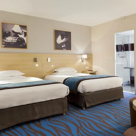 Hotel Mercure 19 Philharmonie La 4*