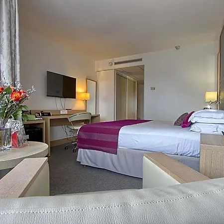 Ξενοδοχείο Mercure 19 Philharmonie La 4*