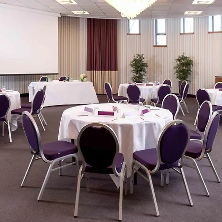 Hotel Mercure 19 Philharmonie La 4*