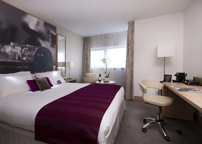 Mercure 19 Philharmonie La 4*