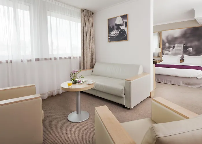 Mercure 19 Philharmonie La 4*