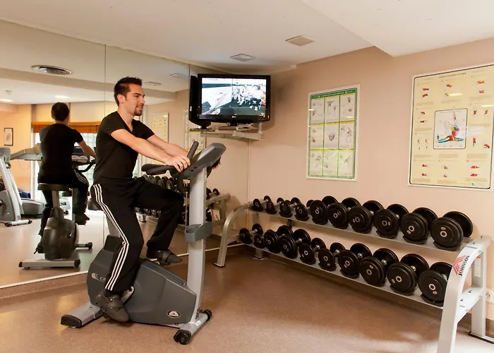 Mercure 19 Philharmonie La 4*