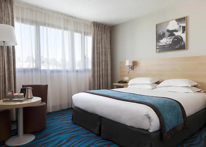 Mercure 19 Philharmonie La 4*