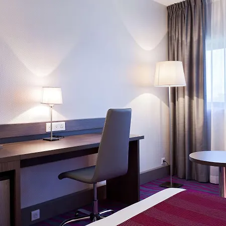 Ξενοδοχείο Mercure 19 Philharmonie La 4*